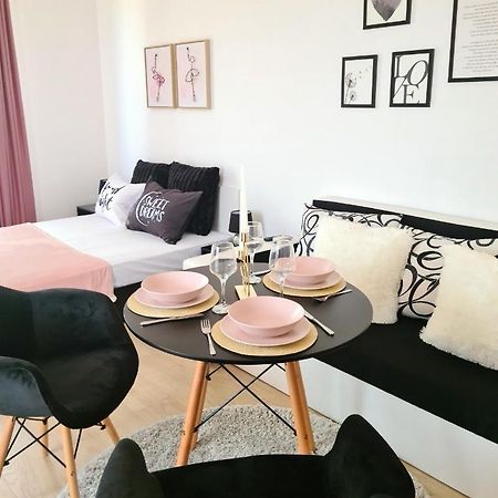 Ferienwohnung Rose Studio Burgas City Exterior foto